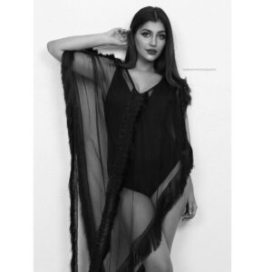 Yaashika Aanand Instagram - Beach bab 🦁
.
#swipeleft #explore #blacknwhite #glamlook