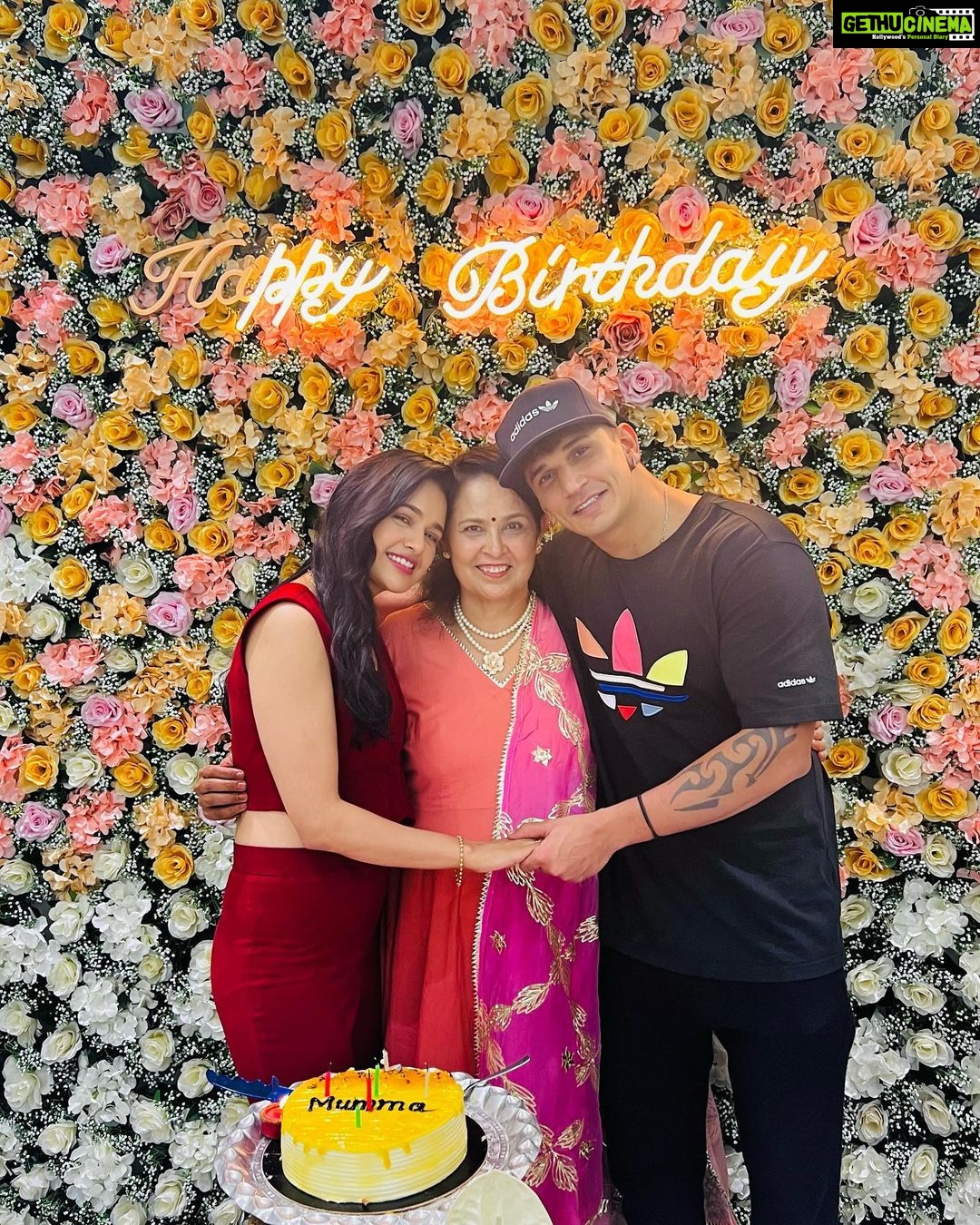 Yuvika Chaudhary Instagram - Happy birthday MAa. U r my everything 🧿❤️ @lavenderskies.inc.