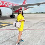 Aanchal Munjal Instagram - The only colour I’ll never fall out of love with .. 💛💛 Outfit @thepinkteinte