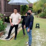 Aaron Aziz Instagram - Dalam drama baru ni… Abg Suami yg zalim dan tak berlaku adil terhadap Isteri yg setia…. Penerbit pesan dia nak penonton benci watak Abg. So korang benci je la k. @suhanmovies