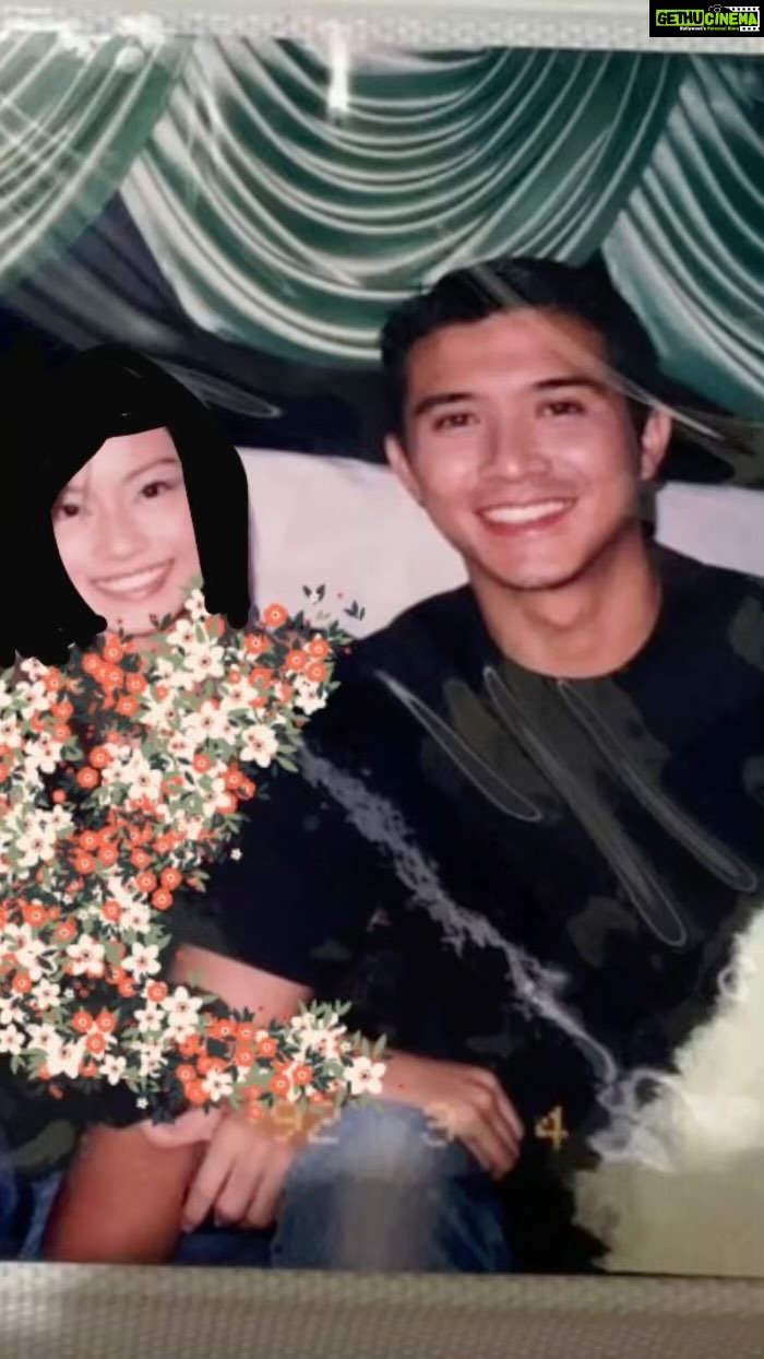 Aaron Aziz Instagram - TabarakALLAH Alhamdulillah Segala puji bagi MU ya ALLAH Jodoh kan saya hamba mu yg bernama @diyanahalik seorang Isteri dan Ibu yg sangat Penyayang, lemah lembut dan Tak pernah selama 19 tahun sebagai Suami Isteri dia tinggi suara atau keluar kata kata kesat. Thank you Dar for loving me. Don’t know what I’ll be if ALLAH hadn’t sent you to me. Pls forgive my ugly edit utk cover aurat Isteri saya… HAPPY 19th Anniversary sayang. Love you always n forever…