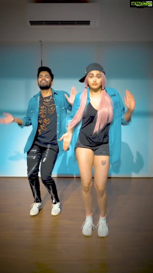 Adah Sharma Instagram - Let's go bowwwyzzzz 🍨 GUESS which one is true The bruise on Adahs leg is from 1)Falling.... In love 2)Doing a crazy action sequence 4)Sleep walking into the edge of a table 👀 . . . 📸 @naeem_shootsyou 💁 @snehal_uk 💪 @jagats38 . . #100YearsOfAdahSharma #adahsharma #liger #dance