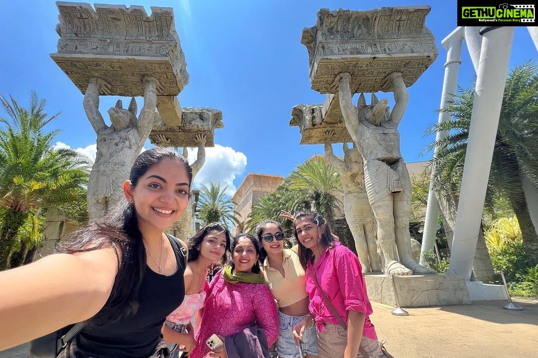 Ahana Kumar Instagram - 10 years apart .. Same Place , Same Month , Same Excitement 🤍🎡 Universal Studios Singapore