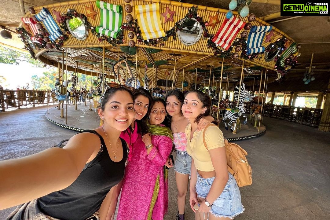 Ahana Kumar Instagram - 10 years apart .. Same Place , Same Month , Same Excitement 🤍🎡 Universal Studios Singapore