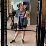 Ahana Kumar Instagram - What do you do at the Gym apart from working out? I go Blah Blah Blah , I look at myself in the mirror , I giggle and I take a lot of pictures. Also in the last 3 years , I trained my trainer to entertain all this. So basically he doesn’t Train Me , He Entertrains Me … @vineeth_thulasidharan 😜😜😜
