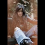 Akshara Haasan Instagram – Maybe Imperfect but 💯 percent REAL …Old enough to know better. Young enough to get away with it 🤘✌️😎

📸 @thereubenellisss 
Makeup @tush_91
Hair @sankpalsavita