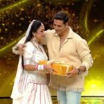 Akshay Kumar Instagram - Entertainment hoga unlimited jab #RakshaBandhan ki team shaamil hogi #RavivaarWithStarParivaar ke episode mein 🥳🤭 Dekhiyega zaroor, iss Sunday raat 8 baje, on @starplus #RakshaBandhan in cinemas now.