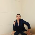 Alia Bhatt Instagram - dil humaraaaa .. la ilaaj hain ♥️🎶 (our first song is out now do watch and love my darlings) ☀️☀️☀️🙃🙃🙃