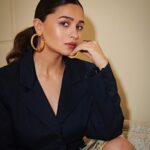 Alia Bhatt Instagram - dil humaraaaa .. la ilaaj hain ♥️🎶 (our first song is out now do watch and love my darlings) ☀️☀️☀️🙃🙃🙃