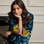 Alia Bhatt Instagram - 4 DAYS TO DARLINGS ❤️ #DarlingsOnNetflix