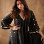 Alia Bhatt Instagram - 🖤 #DarlingsOnNetflix