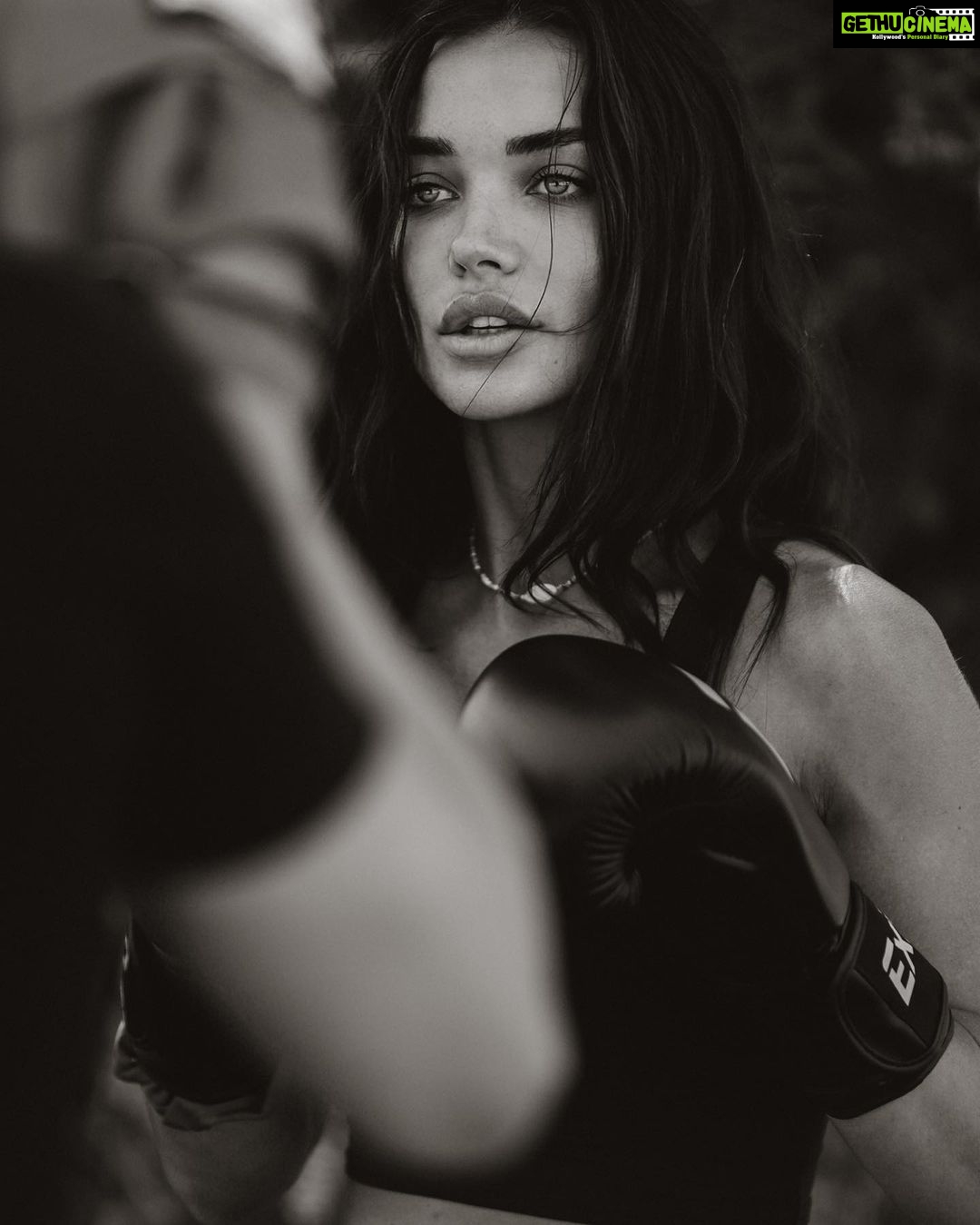 Amy Jackson Instagram - My medicine. Had the privilege of training with @chriswharton1 at his new retreat & I’ve never felt stronger in my whole life. For me, the superficial effects of what exercise does for my body doesn’t even come close to the benefits it has on my mind and soul and funnily enough, that’s exactly what Chris covers on his recent @ted talk - #HappyParadox We boxed, played tennis, ran, practiced yoga, HIIT, mobility, Muay Thai, weights… a whole concoction of The Cure 💪🏼 Training @palmrock_retreats in @aloyoga ofc. Massive 🫶🏼 Sam who annihilated me in the gym 3x a day and @bambifitt for making some sweaty action shots look good!!! Sotogrande
