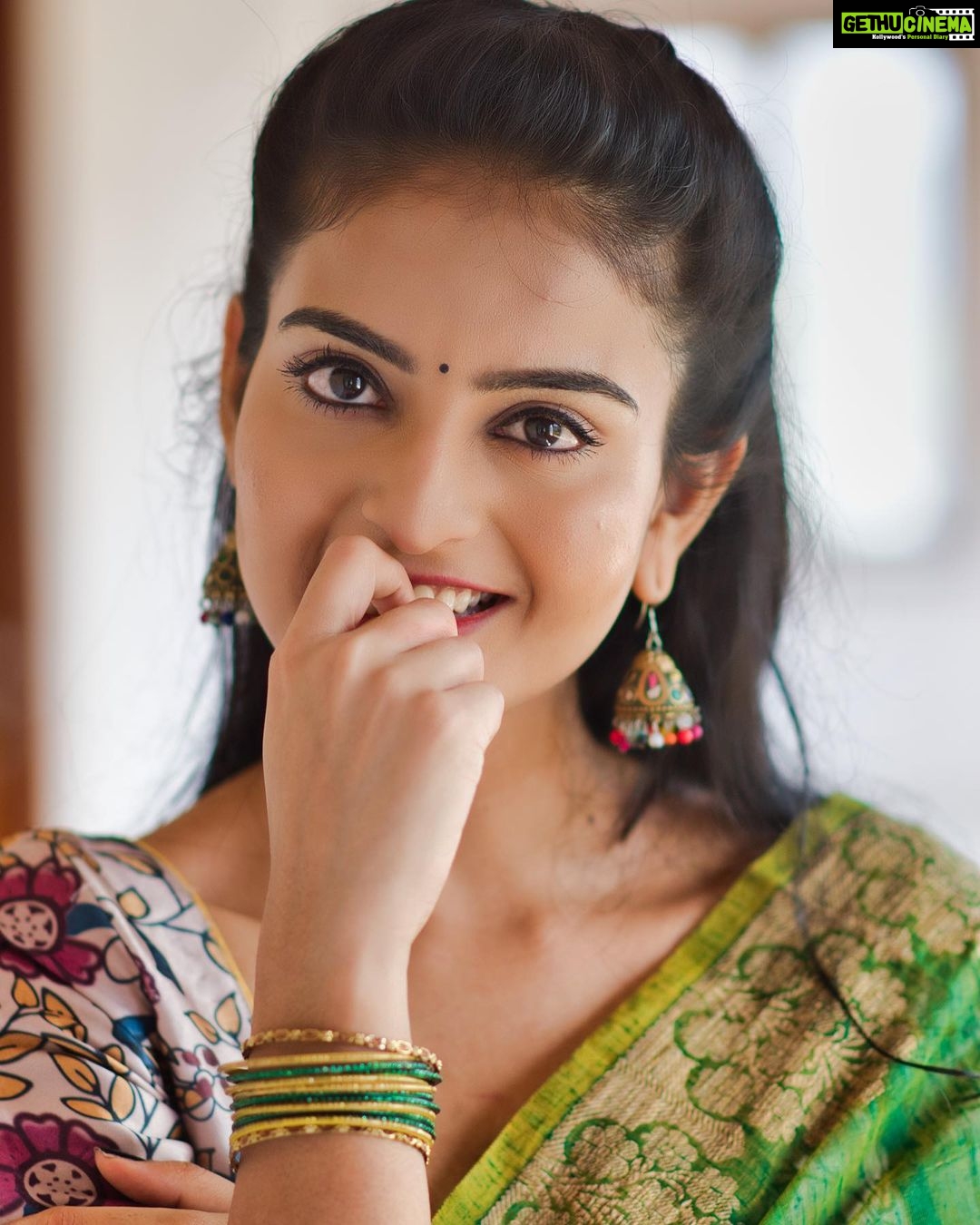 Ananya Nagalla Instagram - Releasing tomorrow 😀💃 Photography: @saicharanthejareddyphotography #excited #vakeelsaab #vakeelsaabonapril9th #powerstarpawankalyan #ananyanagalla