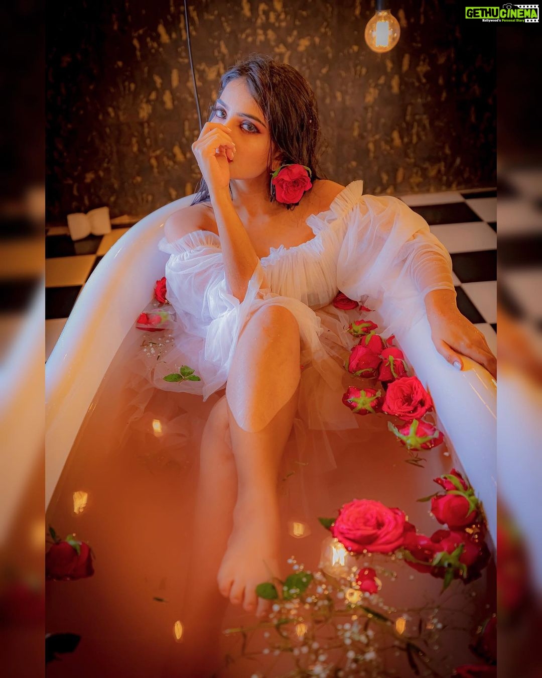 Ananya Nagalla Instagram - Gearing up for my next destination be like🤷♀️ Concept Design - The Art of Floral Feminity By, @dheerajroyale @aksharabingi 📸- @dheerajroyale Costume Design & Styling- @aksharabingi @varshha.design.art.styling Makeup- @this_girl_does_makeup @_bhavna_thakur_