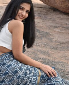 Ananya Nagalla Instagram - Festival and some photos!
Happy sriramanavami guys❤️
Photos : @saicharanthejareddyphotography 😃❤️
Saree : @unnatisilks 
Jewellery : @pretty.jewelbox 
Use this coupon code IZFMI7 And you can get  flat 12% OFF on all orders
@digitale.media 

#traditional #cottonsaree #ananyanagalla