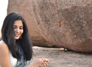 Ananya Nagalla Instagram - Festival and some photos! Happy sriramanavami guys❤️ Photos : @saicharanthejareddyphotography 😃❤️ Saree : @unnatisilks Jewellery : @pretty.jewelbox Use this coupon code IZFMI7 And you can get flat 12% OFF on all orders @digitale.media #traditional #cottonsaree #ananyanagalla