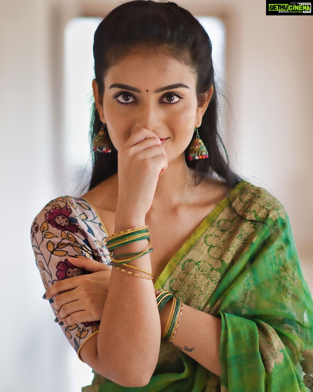 Ananya Nagalla Instagram - Releasing tomorrow 😀💃 Photography : @saicharanthejareddyphotography #excited #vakeelsaab #vakeelsaabonapril9th #powerstarpawankalyan #ananyanagalla