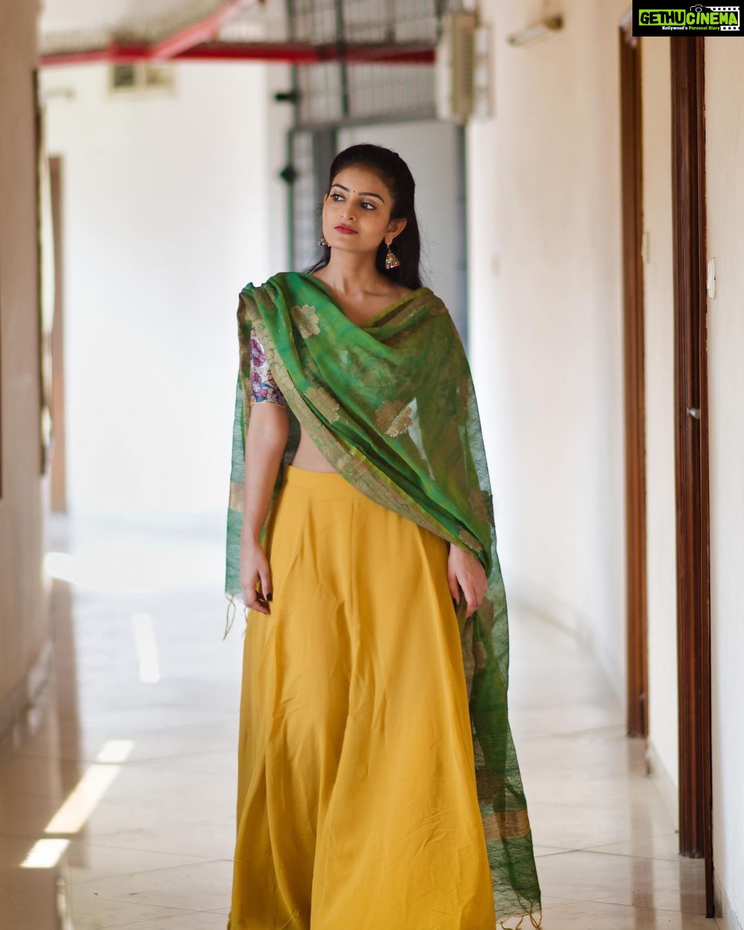 Ananya Nagalla Instagram - Releasing tomorrow 😀💃 Photography : @saicharanthejareddyphotography #excited #vakeelsaab #vakeelsaabonapril9th #powerstarpawankalyan #ananyanagalla