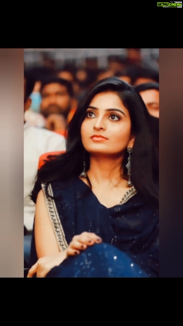 Ananya Nagalla Instagram - Vakeelsaab prerelease moments๐๐.. @yours_anjali ๐๐ฅฐ you are the best Two days to go for vakeelsaab #vakeelsaabonapril9th #ananyanagalla