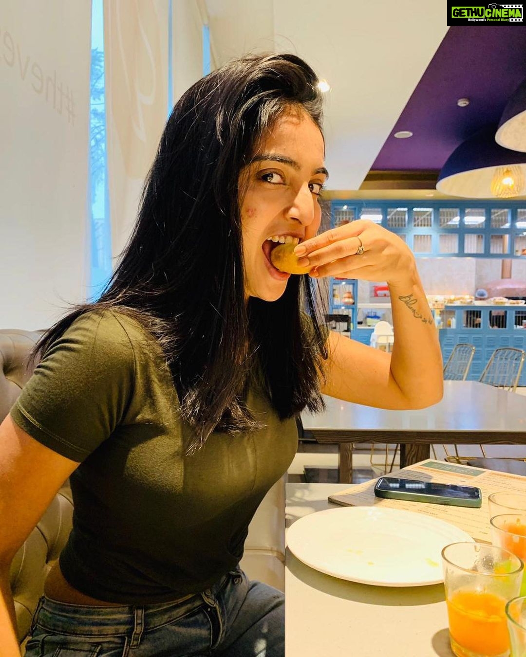 Ananya Nagalla Instagram - To whoever the people who thinks that i don’t eat at all.. here is the proof swipe left🤷♀️ Panipuri makes me happy 😃 #ananyanagalla