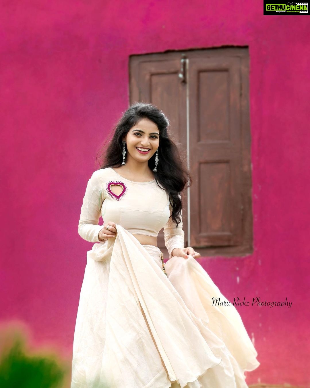 Ananya Nagalla Instagram - ❤️❤️ PC & EC: @teammarurickz 👗Dress : @madhviartstudio Makeup : @sara_makeover_studio #happysunday #ananyanagalla