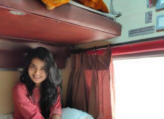 Ananya Nagalla Instagram - early morning photoshoots in the train #nomakeup #nofilter 😜#trainjourney❤️