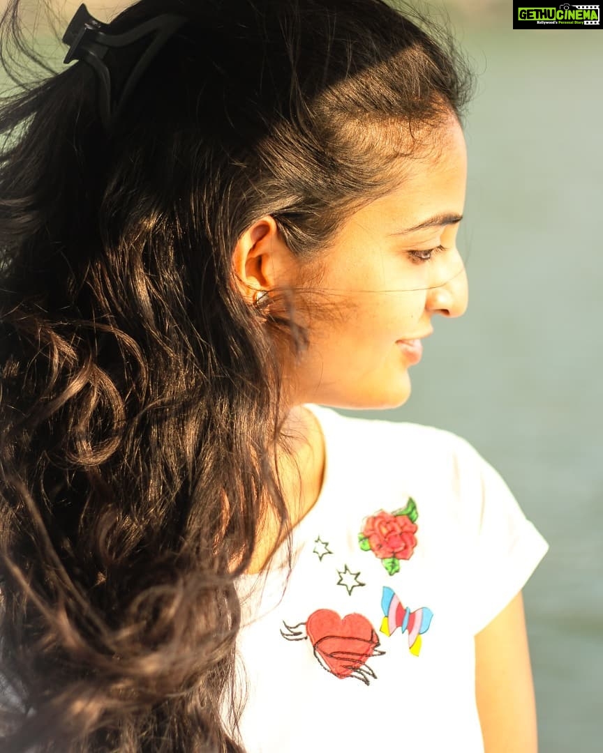 Ananya Nagalla Instagram - surrounded by nature , water and that cutie made me super happy😁😁... #purestwater #natureatitsbest #cutiepie #surroundedbylove 😍😍