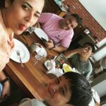 Anasuya Bharadwaj Instagram - Just when the family is in the “Good Food Good Mood” zone!! 🍕🍝🍮🍰😋 #TheBharadwajJournal 🧿❤️ @susank.bharadwaj ! You should pose better though you were famished! Just saying 🤷🏻‍♀️😏