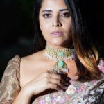 Anasuya Bharadwaj Instagram - Sometimes the place you are used to..is not the place you belong.. #Realise Styled by @rishi_chowdary Saree @brandmandir Blouse @r.for.rupamani Jewellery @vegasri_goldanddiamonds Photographer @sai_vishal_photography Assistant photographer @siddu__official__