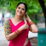 Anasuya Bharadwaj Instagram - Be such a beautiful soul that people crave for your vibes 🦩 For #SuperSingerJunior🎤🎶🎵 #Tonyt #9pmOnwards Outfit : Recreated the look of #Amala garu from the song #SarasaluChaaluSrivaru 🫣 by @sreemukhi.mekala 🤗 PC: @krishnatejah 🥰
