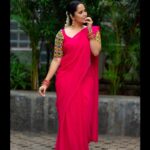 Anasuya Bharadwaj Instagram - Be such a beautiful soul that people crave for your vibes 🦩 For #SuperSingerJunior🎤🎶🎵 #Tonyt #9pmOnwards Outfit : Recreated the look of #Amala garu from the song #SarasaluChaaluSrivaru 🫣 by @sreemukhi.mekala 🤗 PC: @krishnatejah 🥰
