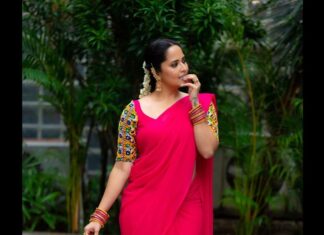 Anasuya Bharadwaj Instagram - Be such a beautiful soul that people crave for your vibes 🦩 For #SuperSingerJunior🎤🎶🎵 #Tonyt #9pmOnwards Outfit : Recreated the look of #Amala garu from the song #SarasaluChaaluSrivaru 🫣 by @sreemukhi.mekala 🤗 PC: @krishnatejah 🥰