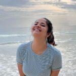 Anasuya Bharadwaj Instagram - I wonder if the beach misses me 💭🌊 #waterbabyForLife #Vacaymissing #throwbackTuesday