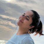 Anasuya Bharadwaj Instagram - I wonder if the beach misses me 💭🌊 #waterbabyForLife #Vacaymissing #throwbackTuesday