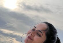 Anasuya Bharadwaj Instagram - I wonder if the beach misses me 💭🌊 #waterbabyForLife #Vacaymissing #throwbackTuesday