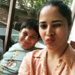 Anasuya Bharadwaj Instagram - Just when the family is in the “Good Food Good Mood” zone!! 🍕🍝🍮🍰😋 #TheBharadwajJournal 🧿❤️ @susank.bharadwaj ! You should pose better though you were famished! Just saying 🤷🏻‍♀️😏