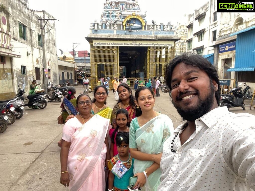 Anitha Sampath Instagram - வீர ராகவர் கோயில், திருவள்ளூர்😇 கோயில் or கோவில் எது சரியான சொல்?? ஏன்? #happyhome #happyfamily #tamil #tamillove #veeraragavartemple #thiruvallur #anitha #anithasampath #vijaytv #vijaytelevision #familylove #outing #tamilnadutemples #tamilnadu Veera Raghava Perumal Koil