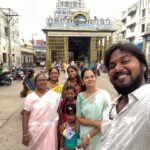 Anitha Sampath Instagram - வீர ராகவர் கோயில், திருவள்ளூர்😇 கோயில் or கோவில் எது சரியான சொல்?? ஏன்? #happyhome #happyfamily #tamil #tamillove #veeraragavartemple #thiruvallur #anitha #anithasampath #vijaytv #vijaytelevision #familylove #outing #tamilnadutemples #tamilnadu Veera Raghava Perumal Koil