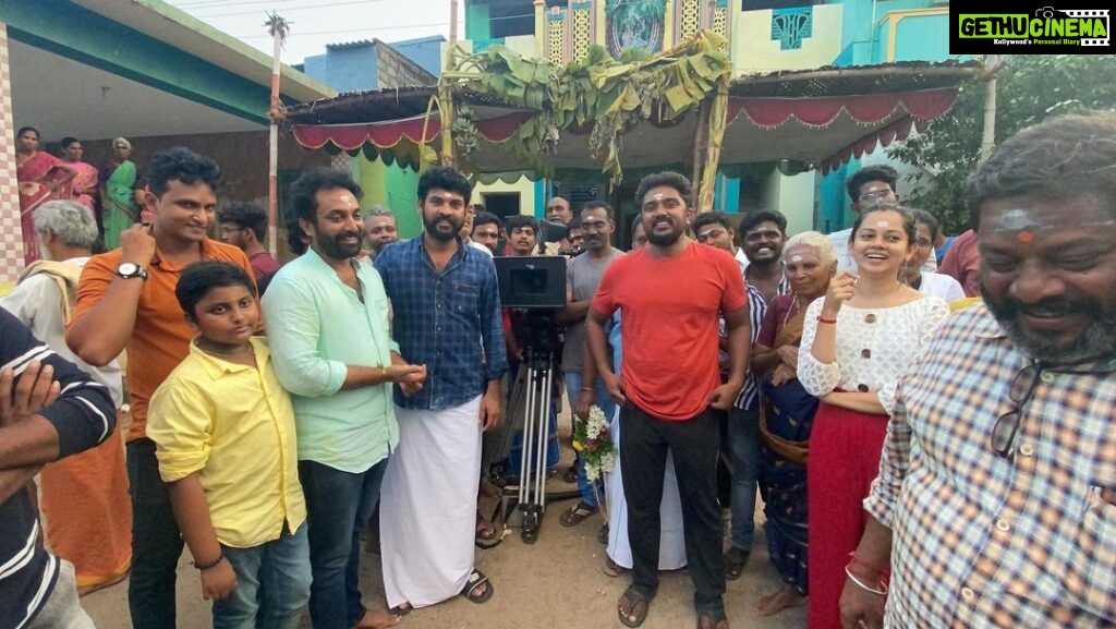 Anitha Sampath Instagram - A happy moment captured on the wrap up day of தெய்வ மச்சான் shoot😇 happy birthday @martyn_nk From nalaiya iyakkunar title winner to a movie director. Long way to go! All the best😇 #movie #anitha #anithasampath #dindugal #ayyampalayam #shoot #shooting #tamilmovie திண்டுக்கல்