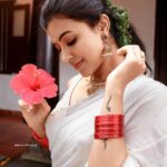 Anju Kurian Instagram - Chingam vibes 🌸 🌸🌸 📸- @arun_payyadimeethal 💄- @femy_antony__ 👗- @jugalbandhi 💁🏻‍♀️- @asaniya_nazrin