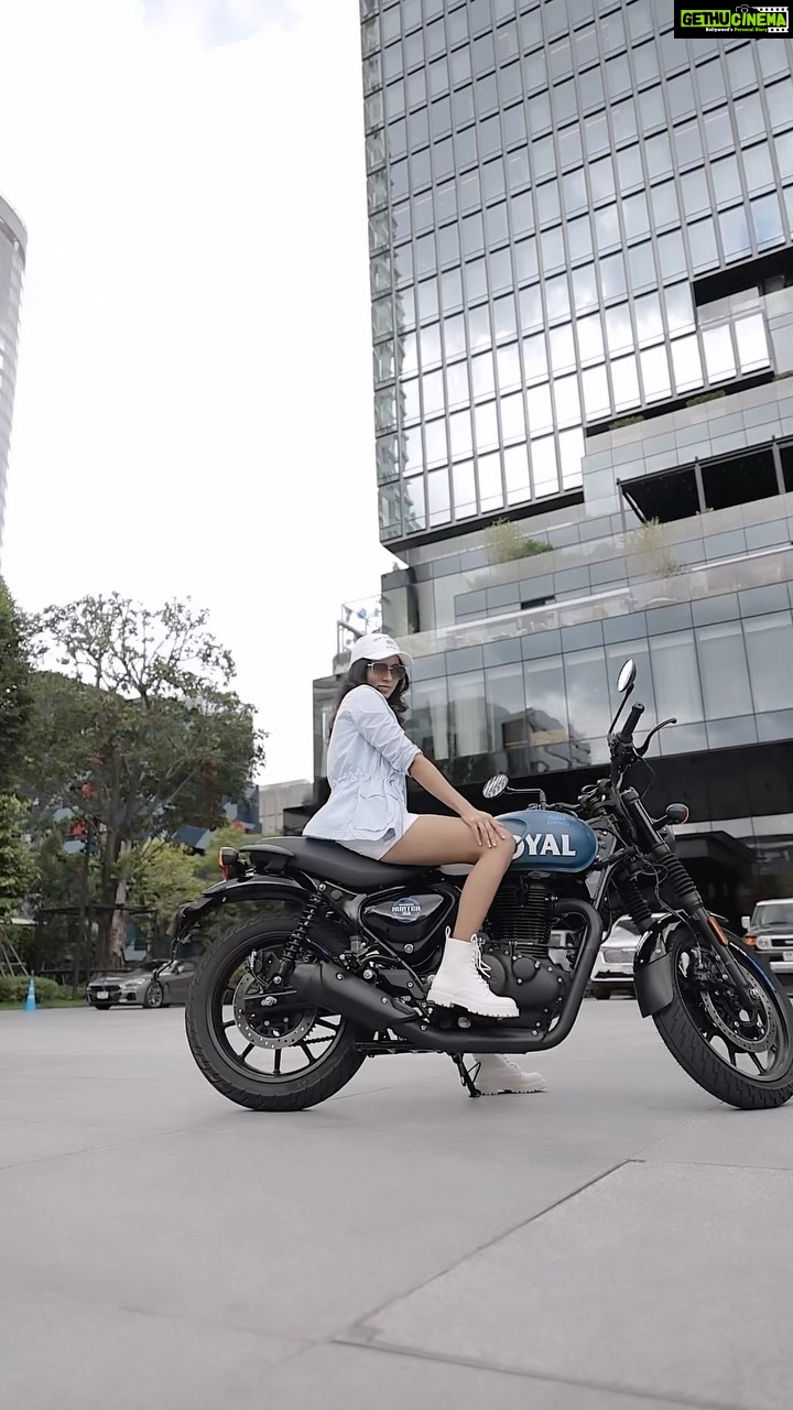 Anju Kurian Instagram - It's time for the hunter to begin the hunt in Bangkok City with the all new roaring Royal Enfield Hunter 350! Thanks to @sidlal and @royalenfield team for inviting me to this kind of exquisite collaboration in Thailand. 🎥- @prashanth_bionic #thailand #hunter350 #royalenfield #bangkok #bangkokdiaries #traveller #anjukurian #reels #reeloftheday #thisisthefuture