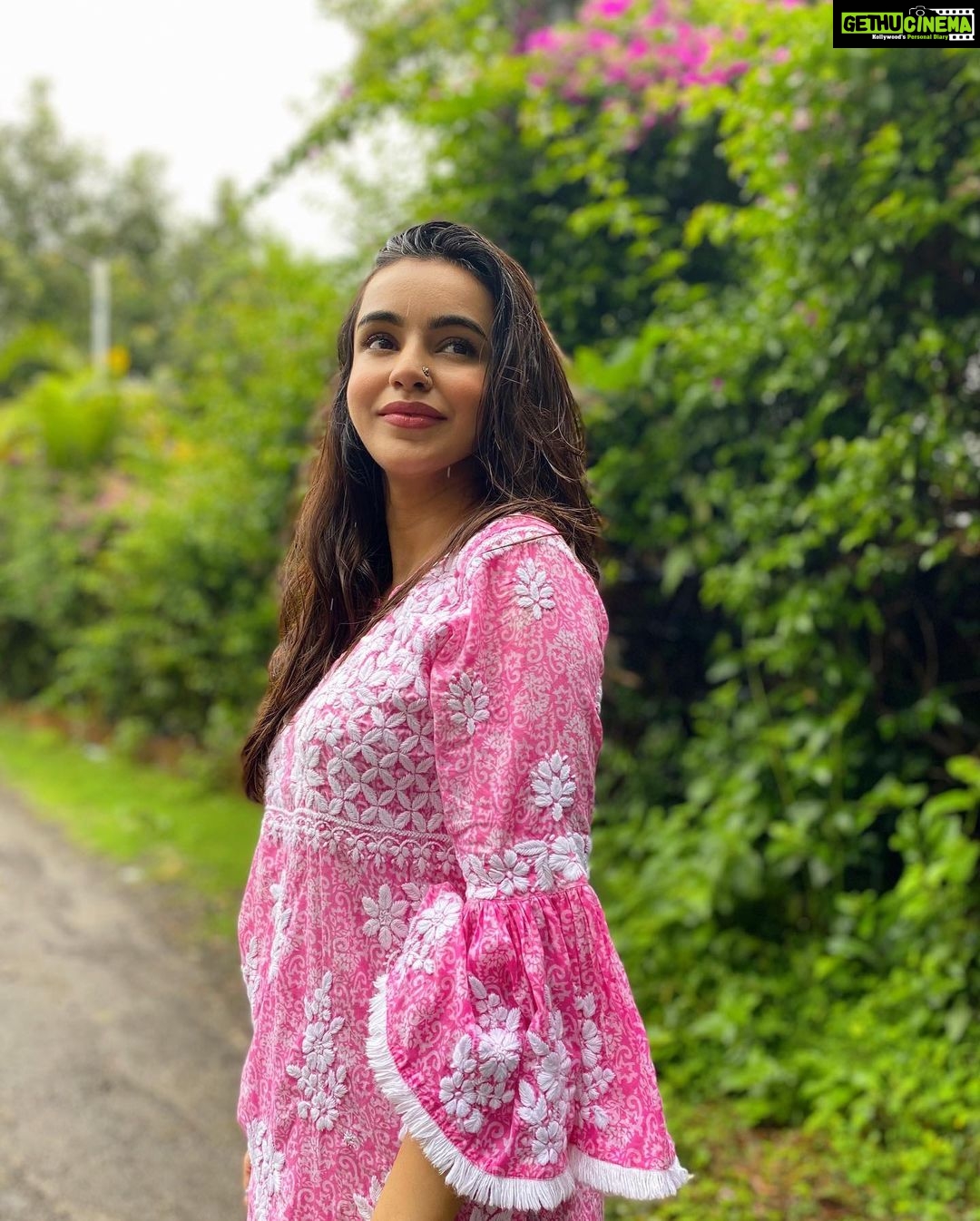 Ankitta Sharma Instagram - सबसे प्यारी सुबह तेरी, सबसे रंगीं तेरी शाम.. तुझपे दिल क़ुरबान.. 🇮🇳💕