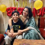 Antara Biswas Instagram – Happy Birthday 🎂 Vivan…. #aboutlastnight #birthdayboy #vivan #godblessyou #hadgreatfun #lotsoflove 

Saree : @farico.in Kolkata