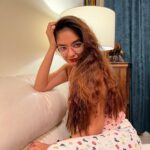 Anushka Sen Instagram - binge watch mood 💁‍♀️🦦💙