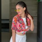Anushka Sen Instagram - wild child 🌻💞✨
