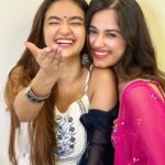 Anushka Sen Instagram - fun time with my gang 🦦✨