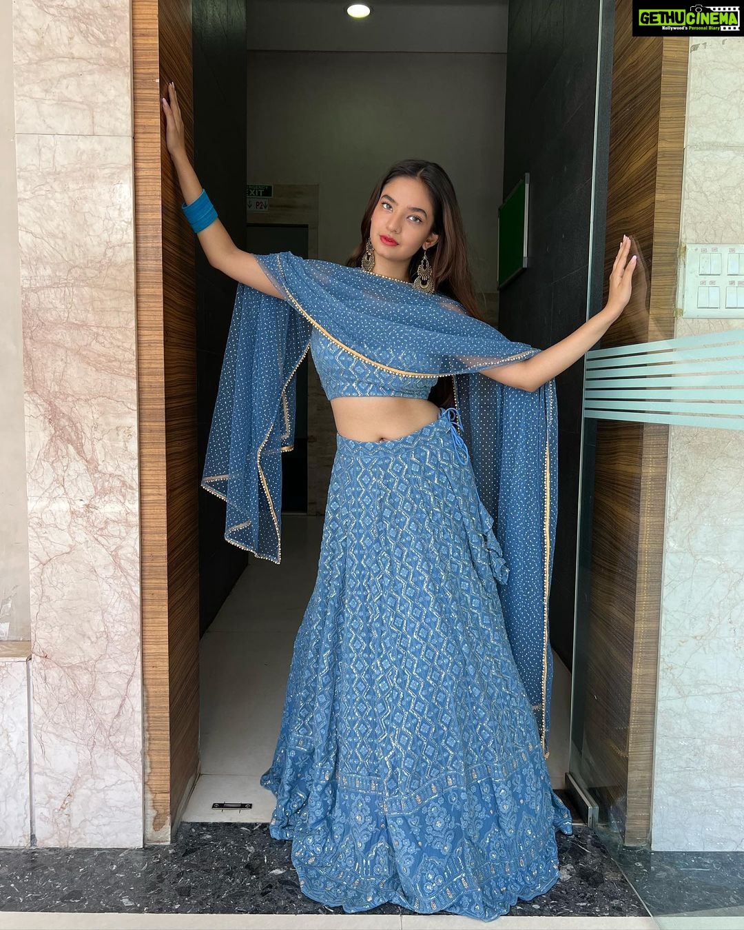 Anushka Sen Instagram - Akshay Tritiya ki hardik shubkamnaye π§Ώπ . . Wearing: @the_clothing_rack_