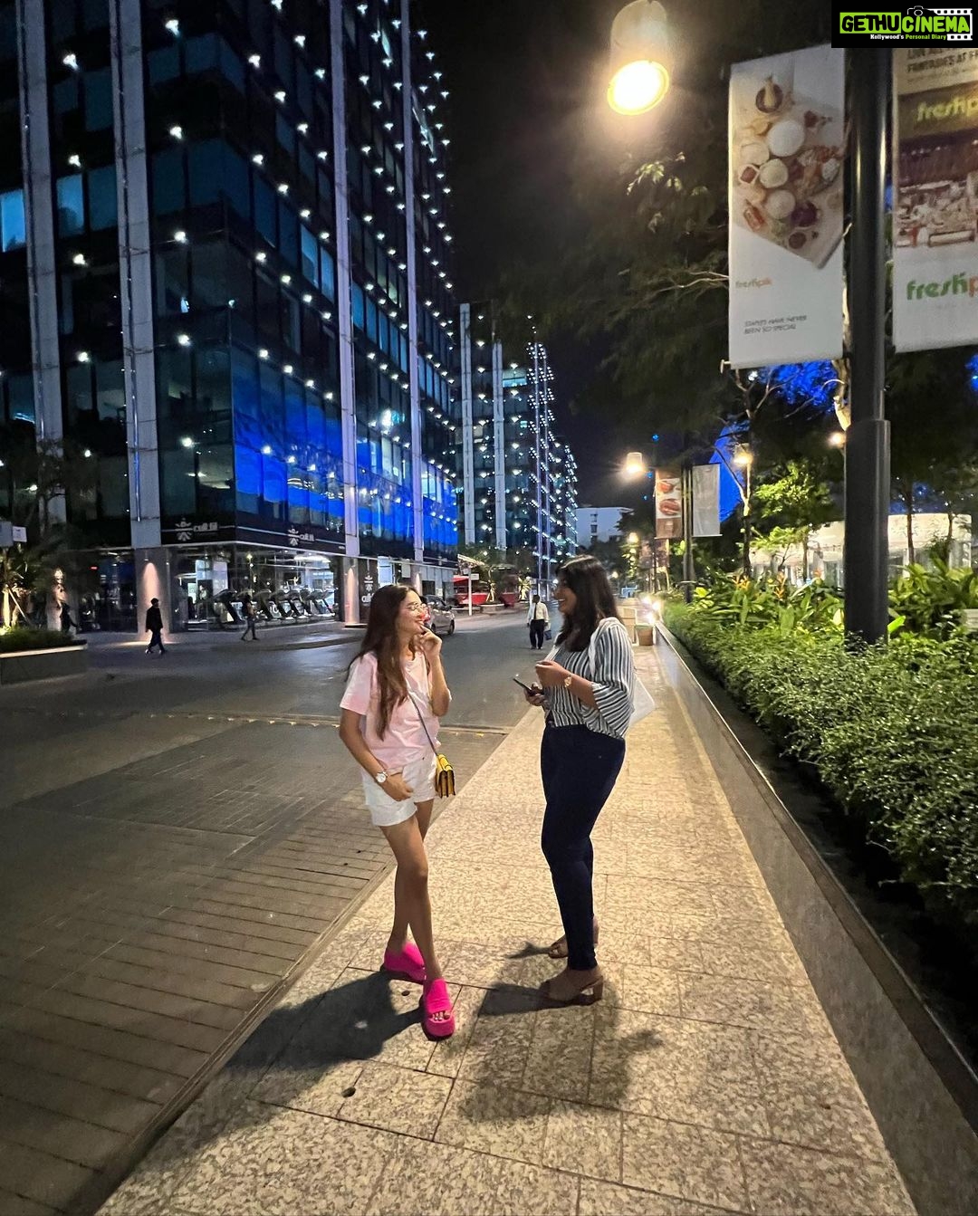 Anushka Sen Instagram - Nights like these 🦦✨💁♀️💕