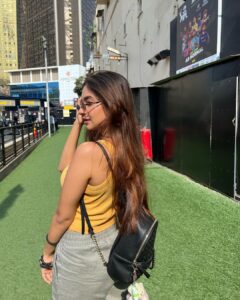 Anushka Sen Instagram - day out 🦦