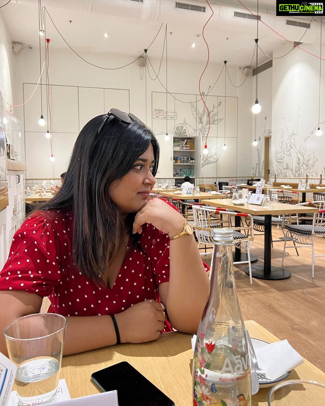 Anushka Sen Instagram - day out with ipsii💁♀️✨🌸🦦